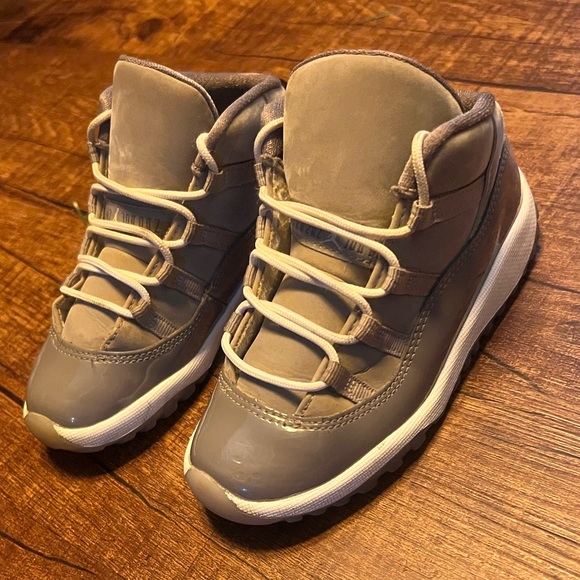 Jordan 11 - Picture 2 of 2